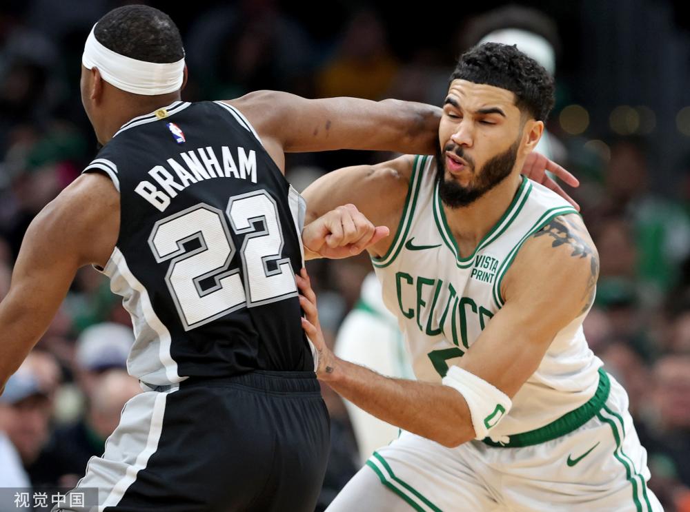 效力于英超 效力于英超