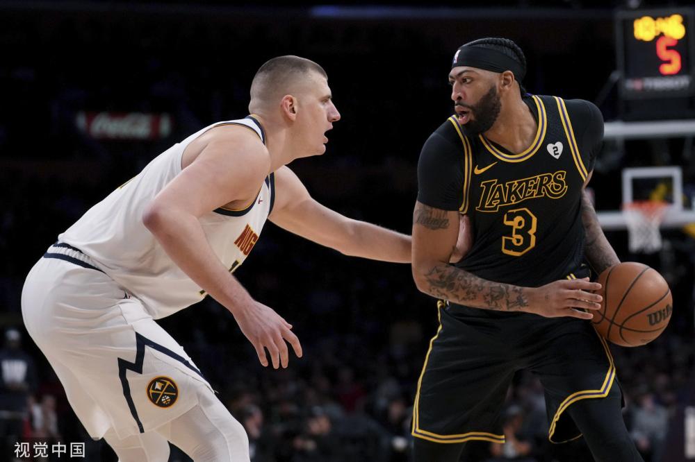 在足球场上 在足球场上