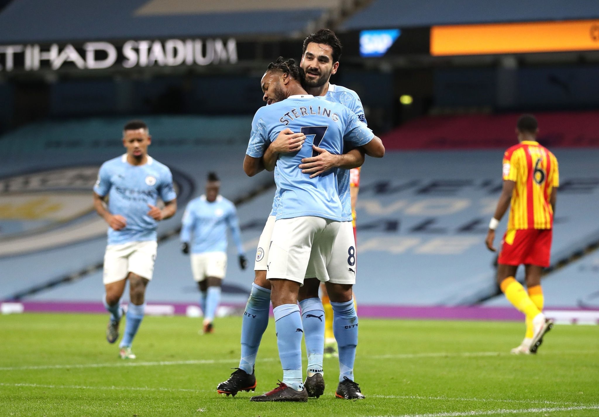 卡尔却坚定 卡尔却坚定